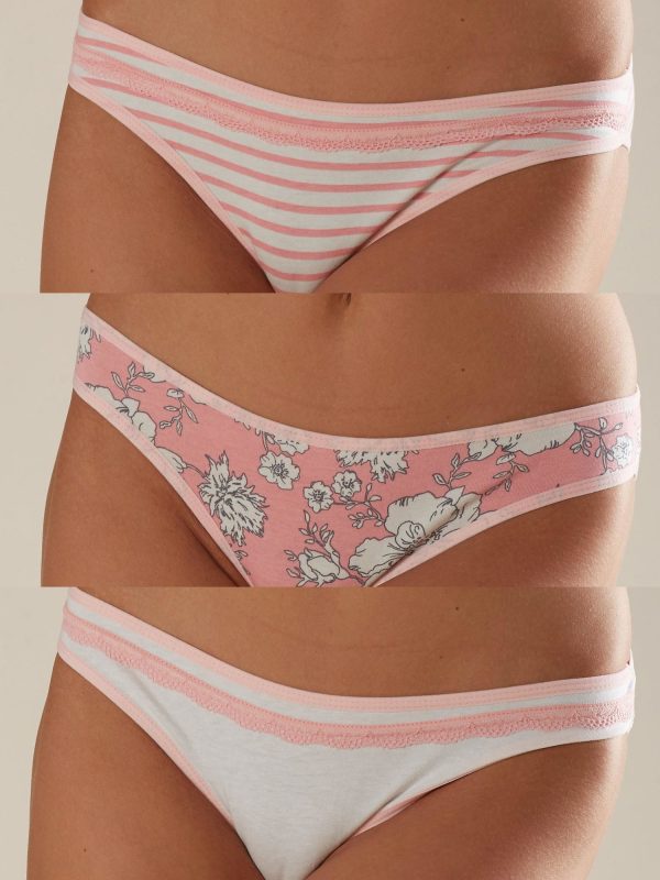 Velkoobchod Sada voňavých dámských kalhotek 3 páry