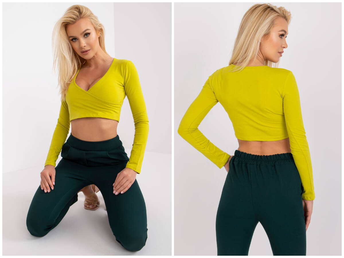 Krátké halenky – co nosit a jak je nosit?