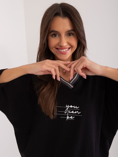 Černá dámská halenka s výstřihem do V